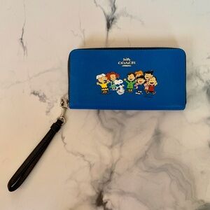 Coach Peanuts Snoopy Blue Zip-Around Leather Wristlet Wallet for Women